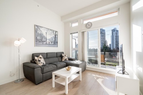 401-13919 Fraser Highway, Surrey, BC 