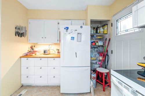 8625 Margate Place, Surrey, BC 