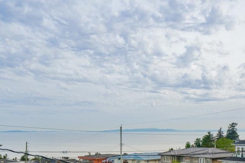 15708 Cliff Avenue  White Rock, BC V4B 1W2