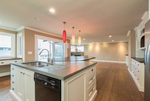 15708 Cliff Avenue, White Rock, BC 