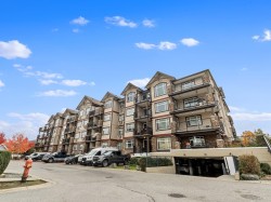 105-19939 55a Avenue  Langley, BC V3A 3X4