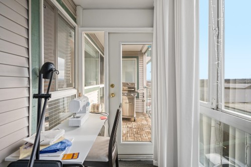 306-6390 196 Street, Langley, BC 