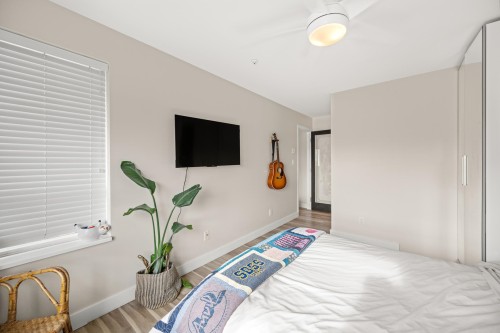 306-6390 196 Street, Langley, BC 