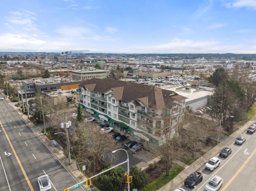 306-6390 196 Street, Langley, BC 