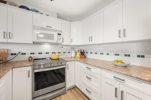 306-6390 196 Street, Langley, BC 