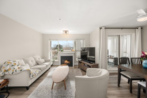 306-6390 196 Street, Langley, BC 