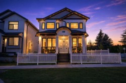 7079 194a Street Surrey, BC V4N 1N2