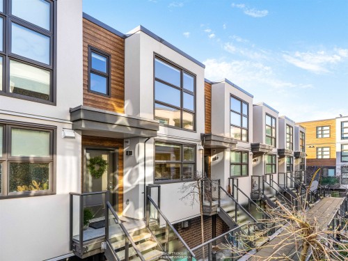 11-14820 Buena Vista Avenue  White Rock, BC V4B 0B3