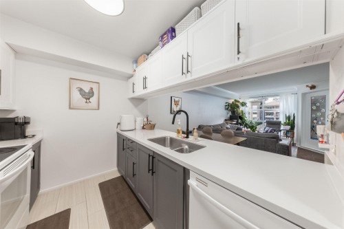 313-10533 University Drive, Surrey, BC 