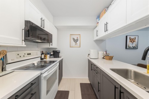 313-10533 University Drive, Surrey, BC 