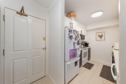 313-10533 University Drive, Surrey, BC 