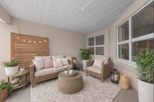 313-10533 University Drive, Surrey, BC 