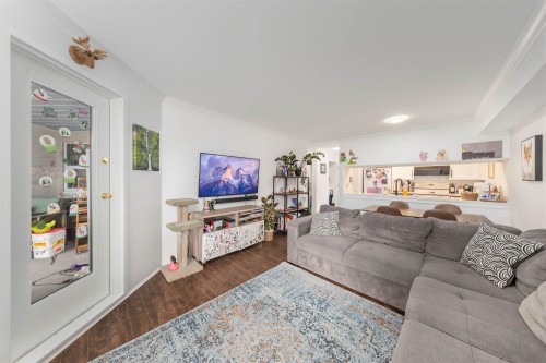 313-10533 University Drive, Surrey, BC 
