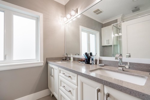 13530 60 Avenue, Surrey, BC 