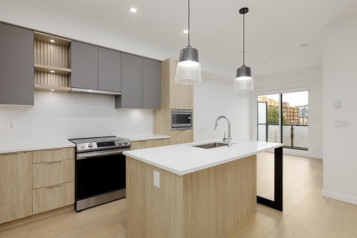 304-20695 Eastleigh Crescent, Langley, BC 