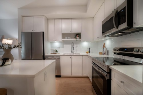 113-15858 Fraser Highway, Surrey, BC 