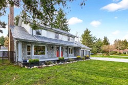 13386 18a Avenue  Surrey, BC V4A 7R1