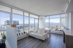 3802-13350 Central Avenue  Surrey, BC V3T 0S1