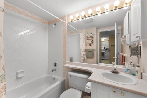 208-13475 96 Avenue, Surrey, BC 