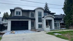 13512 14 Avenue  White Rock, BC V4A 5H5