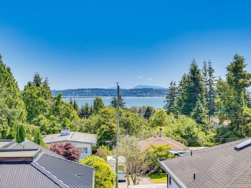 1126 Stevens Street, White Rock, BC 