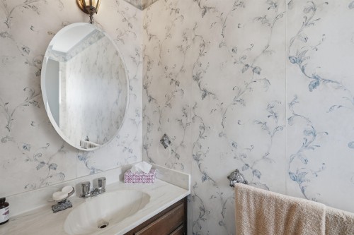 8841 Delmonte Crescent, Delta, BC 