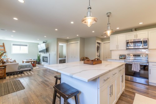 20078 27 Avenue, Langley, BC - Indoor Photo Showing Kitchen With Upgraded Kitchen