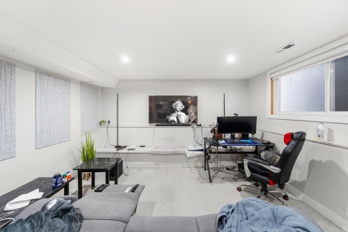8689 110A Street, Delta, BC 
