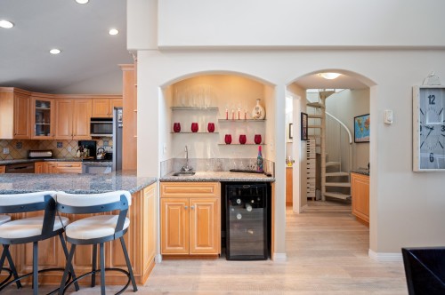 15456 Columbia Avenue, White Rock, BC 