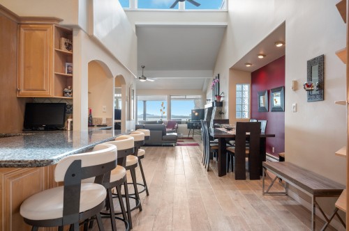 15456 Columbia Avenue, White Rock, BC 