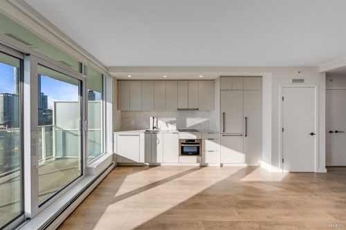 1110-13685 102 Avenue, Surrey, BC 
