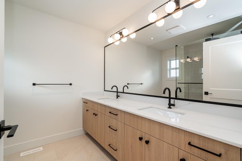 16711 16 Avenue, Surrey, BC 