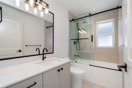 16711 16 Avenue, Surrey, BC 