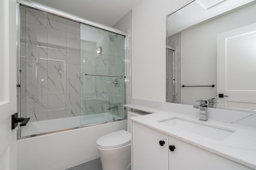 16711 16 Avenue, Surrey, BC 