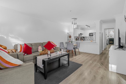 411-13733 74 Avenue  Surrey, BC V3W 1B8