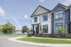 19763 75b Avenue  Langley, BC V2Y 1S1