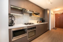 1805-13696 100 Avenue  Surrey, BC V3T 0L5