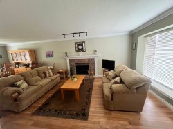 15929 88a Avenue  Surrey, BC V4N 2X9