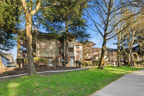 211-7426 138 Street  Surrey, BC V3W 8G4