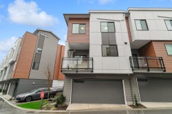 51-1639 162 Street  Surrey, BC V4A 4Y1