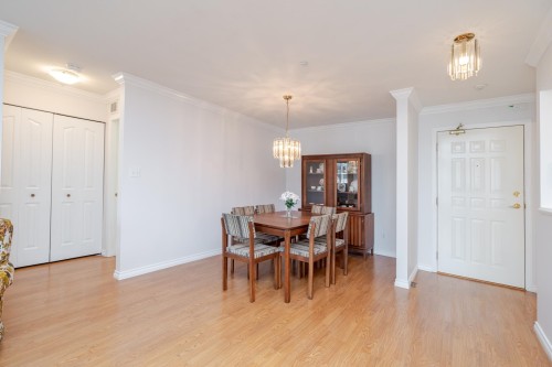 237-2451 Gladwin Rd Road, Abbotsford, BC 