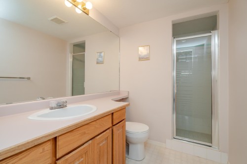 237-2451 Gladwin Rd Road, Abbotsford, BC 