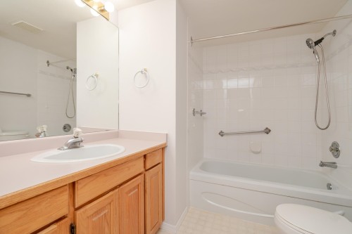 237-2451 Gladwin Rd Road, Abbotsford, BC 