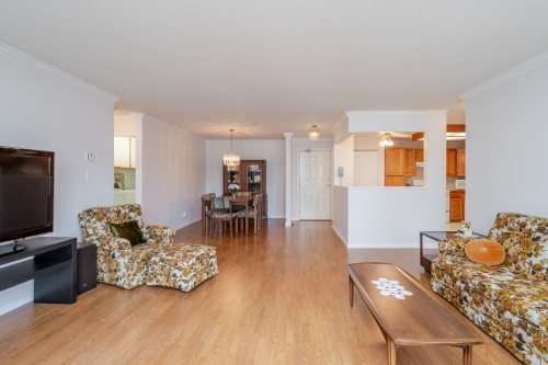 237-2451 Gladwin Rd Road, Abbotsford, BC 