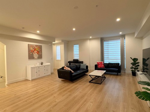 8-7670 207 Street  Langley, BC V2Y 3N7