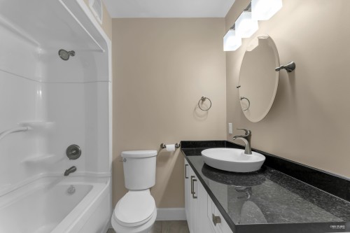 322-17707 57A Avenue, Surrey, BC 