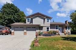 18827 57 Avenue  Surrey, BC V3S 7M4