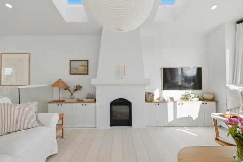 863 Lee Street  White Rock, BC V4B 4N7