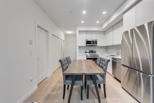 204-14778 106 Avenue, Surrey, BC 