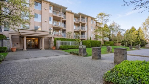 215-13733 74 Avenue  Surrey, BC V3W 1B8